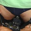 Служащие аэропорта не поверили своим глазам, увидев что он пытается провезти в штанах!